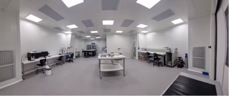 Interni della camera bianca